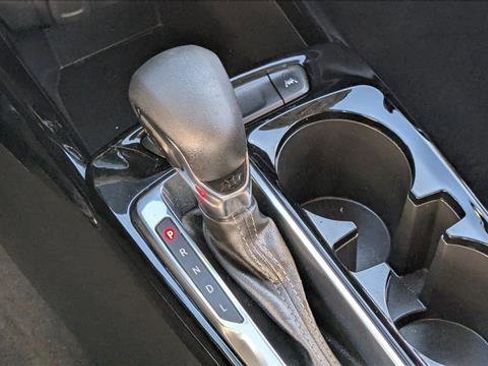 Used 2025 Chevrolet Trax LT image 17