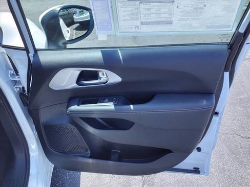 New 2023 Chrysler Pacifica Touring-L w/ S Appearance Package image 26