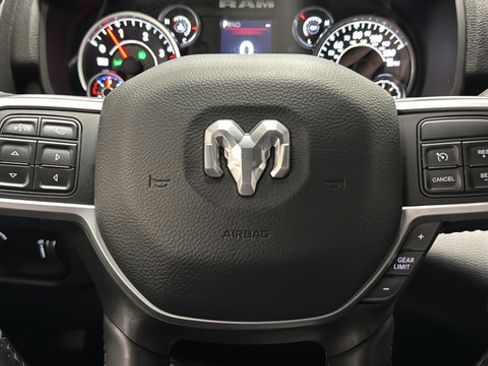 Used 2022 RAM 2500 Big Horn w/ Night Edition AWD/4WD image 15