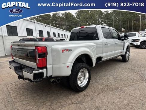 Used 2025 Ford F450 Platinum w/ FX4 Off-Road Package image 8