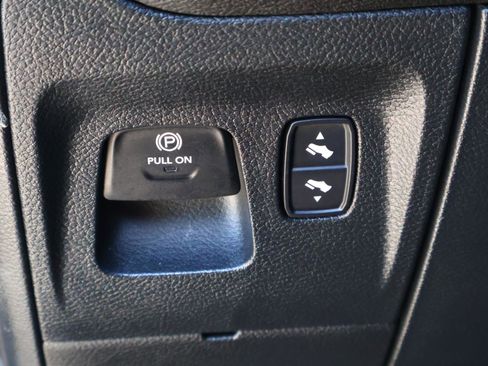 Used 2023 RAM 1500 Laramie image 23