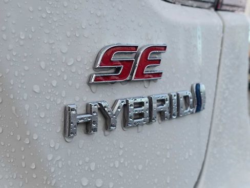 Certified 2024 Toyota Corolla SE image 17