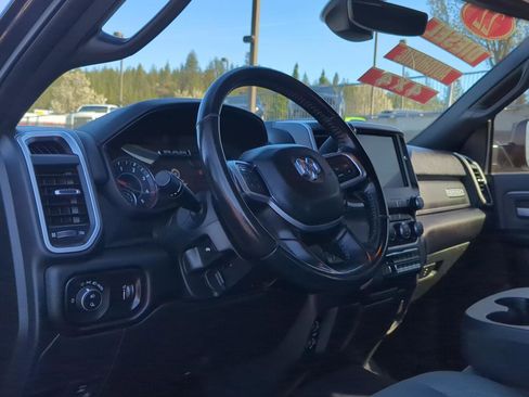 Used 2022 RAM 2500 Big Horn w/ Level C Equiment Group AWD/4WD image 11