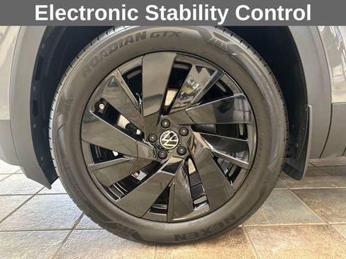 Used 2026 Volkswagen Atlas SE AWD/4WD image 22
