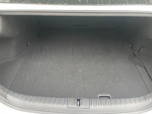 Used 2025 Genesis G70 2.5T image 31