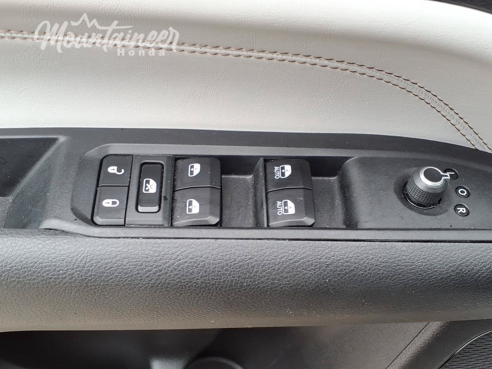Used 2024 Jeep Compass Limited AWD/4WD image 30