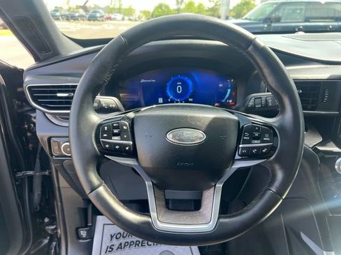 Used 2024 Ford Explorer Platinum w/ Technology Package AWD/4WD image 28