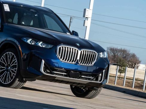 Used 2026 BMW X5 xDrive40i w/ Climate Comfort Package AWD/4WD image 3
