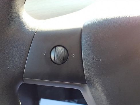 Used 2020 Tesla Model 3 image 18