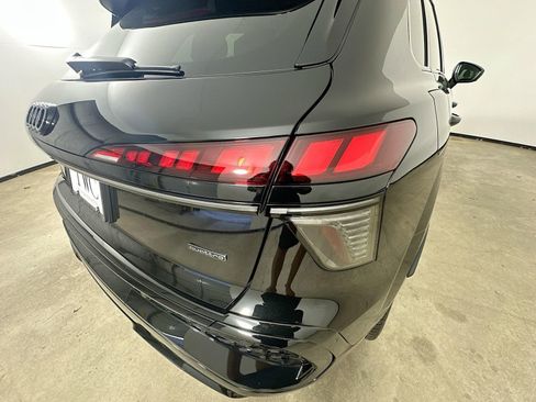 New 2026 Audi Q3 quattro 2.0T AWD/4WD image 11