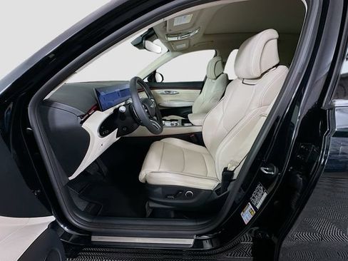 New 2026 Genesis GV70 2.5T Advanced w/ G1 Accessory Package image 16