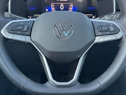 New 2026 Volkswagen Taos SE image 36