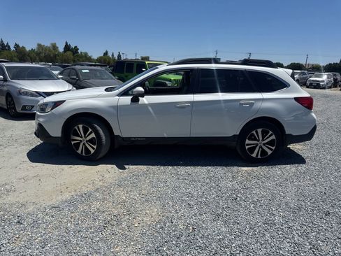 Used 2018 Subaru Outback 2.5i Limited AWD/4WD image 8