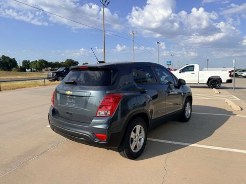 Used 2021 Chevrolet Trax LS w/ Tint and Cruise Package FWD image 6