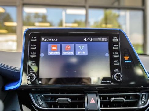Used 2020 Toyota C-HR XLE FWD image 21