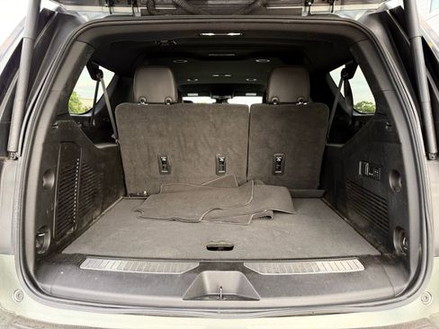 Used 2023 Chevrolet Suburban Premier RWD image 55