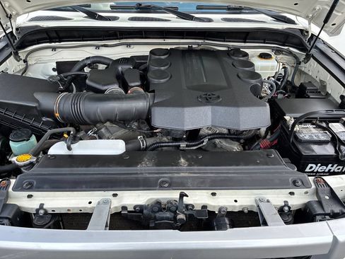Used 2014 Toyota FJ Cruiser 4WD w/ Upgrade Package image 10