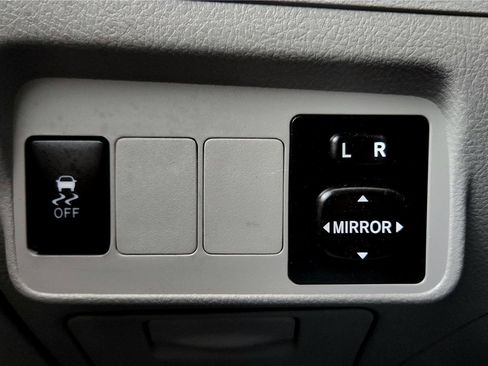 Used 2013 Toyota Corolla LE FWD image 31