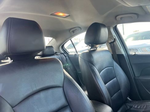 Used 2014 Chevrolet Cruze LT FWD image 17