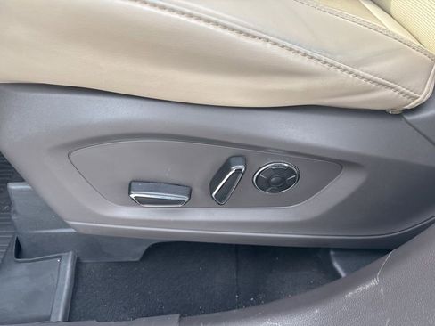 Used 2020 Ford Explorer Platinum w/ Premium Technology Package image 26