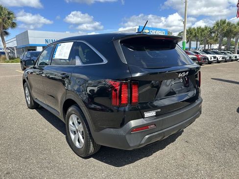Used 2023 Kia Sorento LX FWD image 14