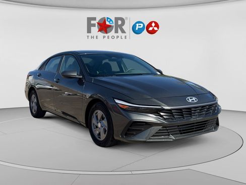 Used 2024 Hyundai Elantra SE FWD image 7