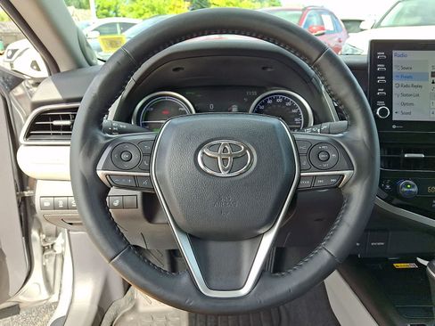 Used 2022 Toyota Camry XLE w/ Navigation Upgrade Package FWD image 24