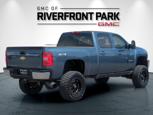 Used 2011 Chevrolet Silverado 2500 LTZ w/ LTZ Plus Package AWD/4WD image 3