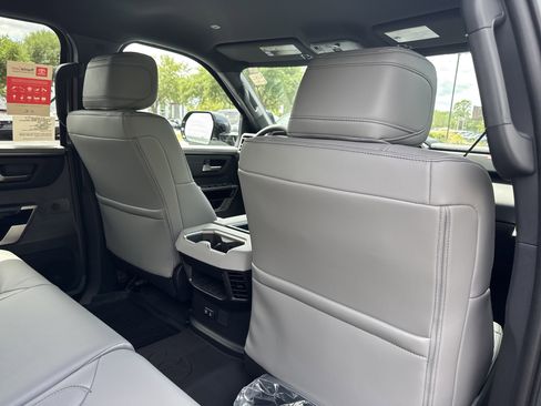 New 2026 Toyota Tundra Limited AWD/4WD image 31