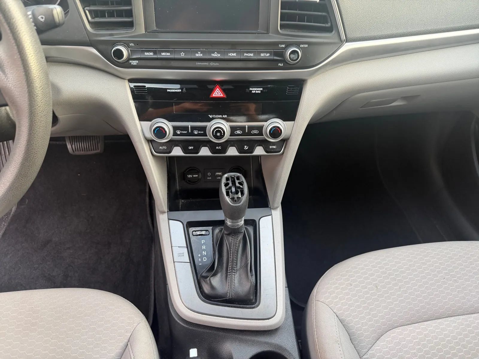 Used 2020 Hyundai Elantra SEL FWD image 12
