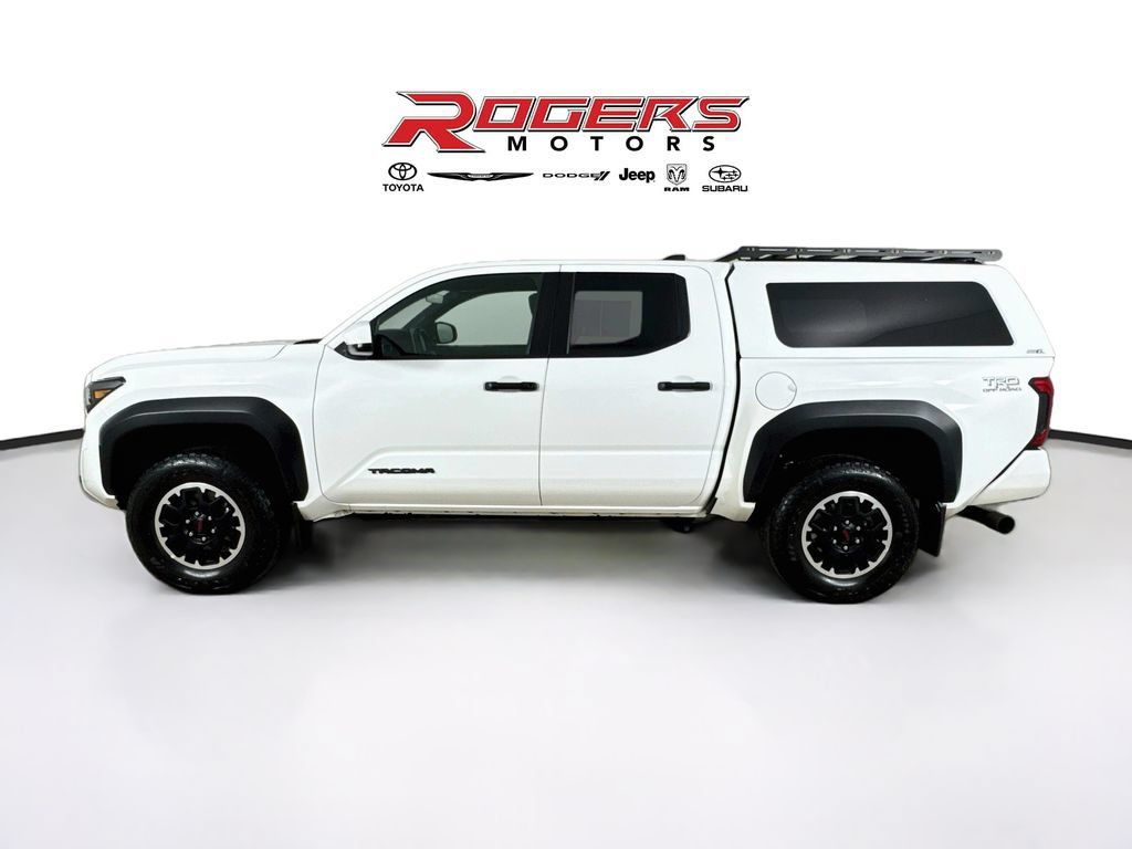 Used 2024 Toyota Tacoma TRD Off-Road AWD/4WD image 9