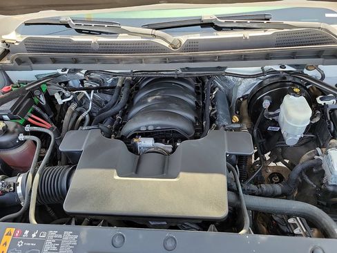 Used 2018 Chevrolet Silverado 1500 Custom w/ Custom Value Package RWD image 16