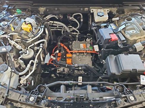 Used 2025 Cadillac Lyriq Sport RWD image 31