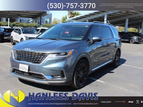 Used 2022 Kia Carnival SX image 3