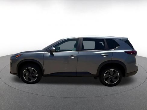 Used 2025 Nissan Rogue SV FWD image 9