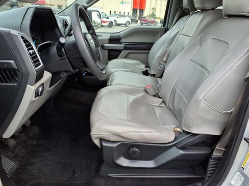 Used 2016 Ford F150 XLT image 25