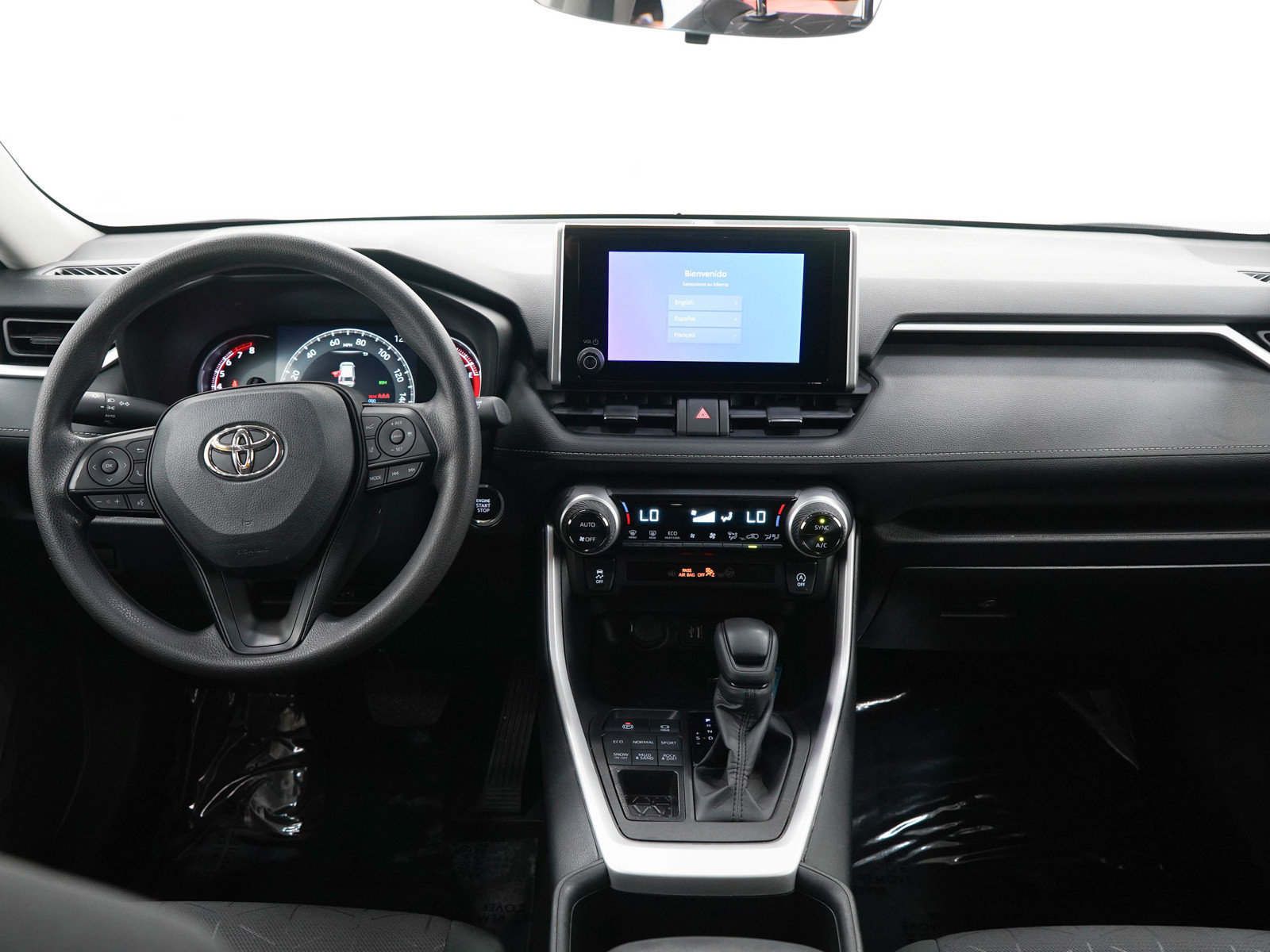 Used 2024 Toyota RAV4 XLE AWD/4WD image 15