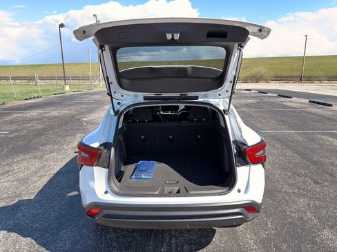 Used 2024 Chevrolet Trax LS w/ LS Convenience Package image 28