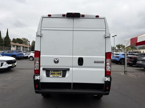 Used 2025 RAM ProMaster 2500 w/ Convenience Group FWD image 7