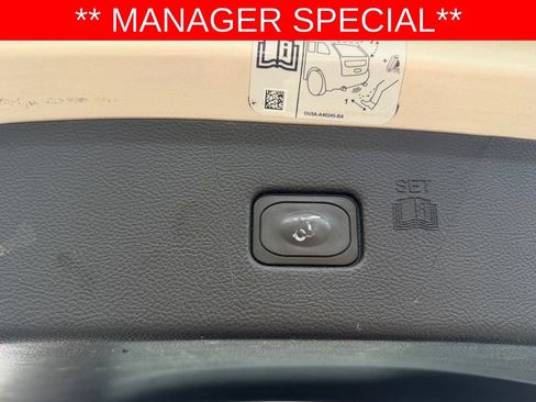 Used 2018 Ford Edge Titanium FWD image 6