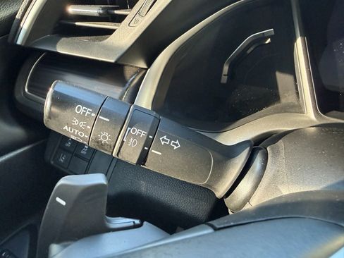 Used 2020 Honda Civic Touring image 23