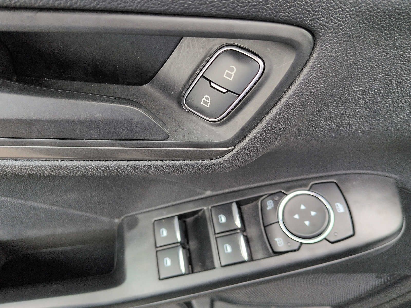 Used 2025 Ford Escape Active AWD/4WD image 13