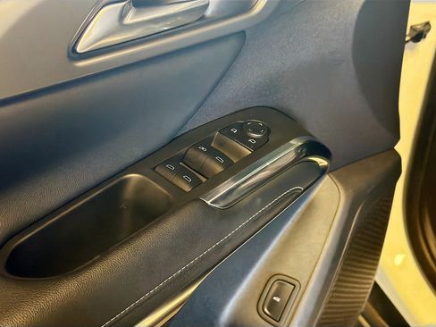 Used 2025 Chevrolet Traverse LT AWD/4WD image 15