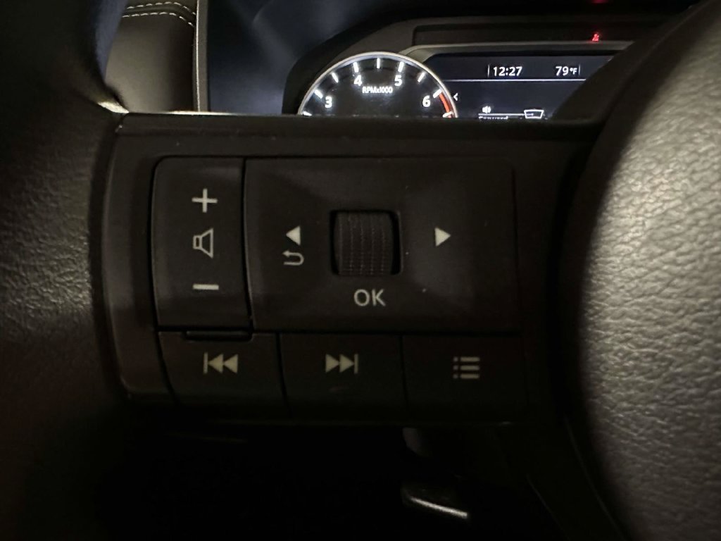 Used 2023 Nissan Rogue S AWD/4WD image 30