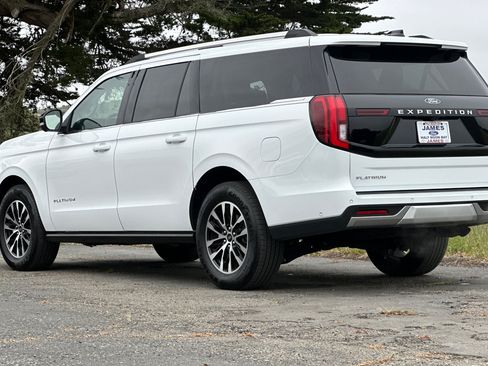 Used 2025 Ford Expedition Max Platinum AWD/4WD image 4