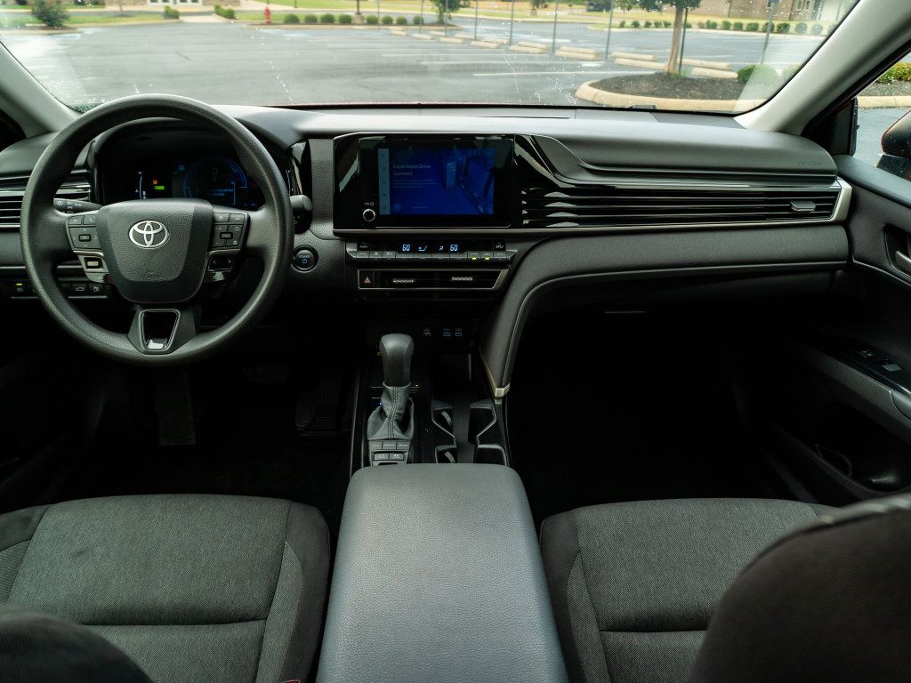 Used 2025 Toyota Camry LE FWD image 19