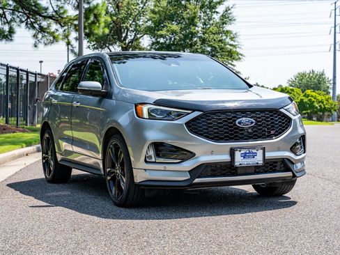 Used 2020 Ford Edge ST w/ Equipment Group 401A AWD/4WD image 3