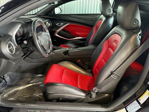 Used 2018 Chevrolet Camaro SS RWD image 10