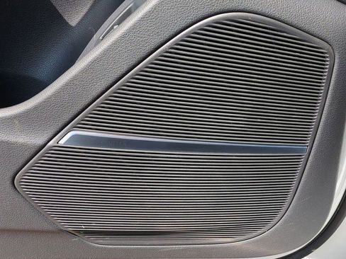 Used 2019 Audi Q8 Premium Plus w/ Premium Plus image 39