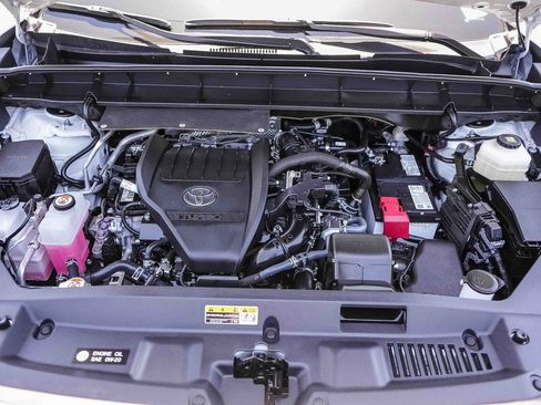 Certified 2026 Toyota Highlander Limited AWD/4WD image 33